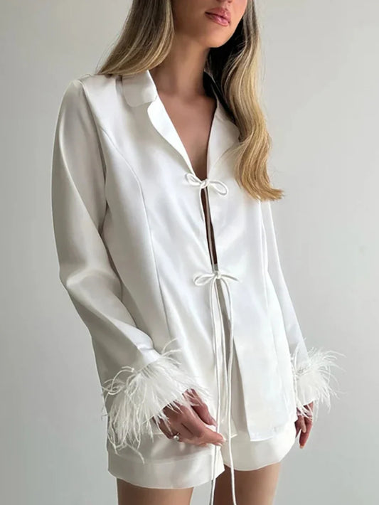 סט פיג'מה לנשים – חולצה ארוכה עם שרוולי נוצה + שורטס תואם