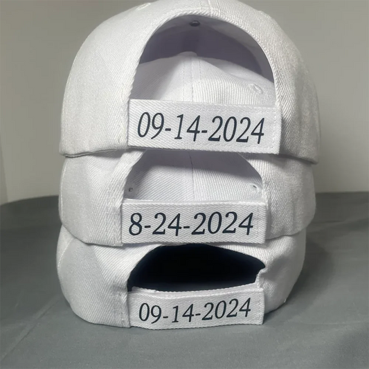 כובע כלה לבן בעיצוב אישי – עם שם הכלה ותאריך החתונה