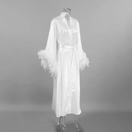 קימונו מקסי לכלה עם נוצות